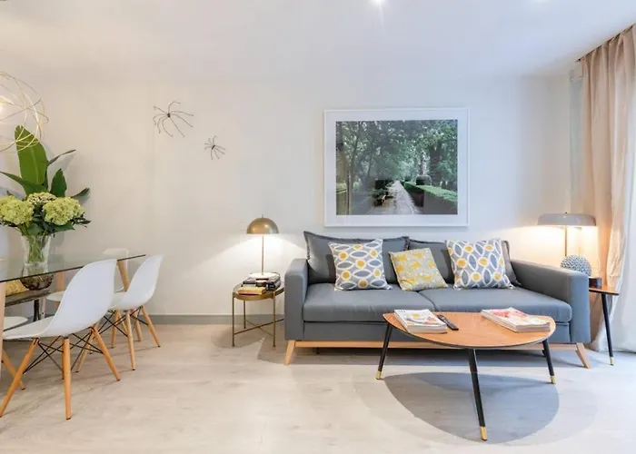 Sophisticated Brand New Flat