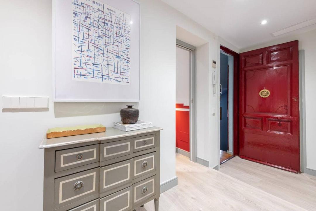 Sophisticated Brand New Flat *
