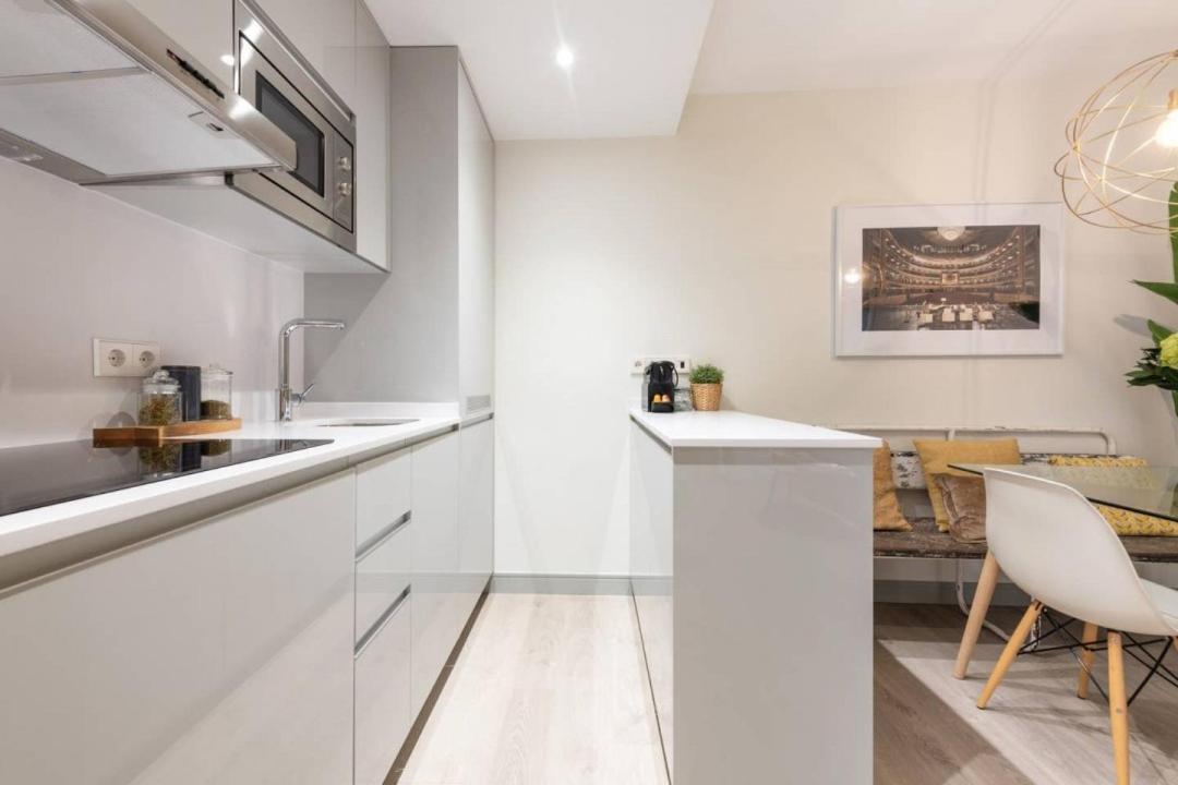 Sophisticated Brand New Flat Madri